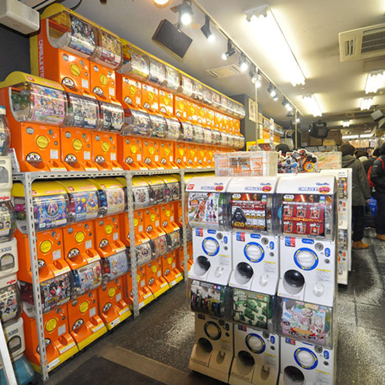 An impressive lineup of Capsule-toy Machines!