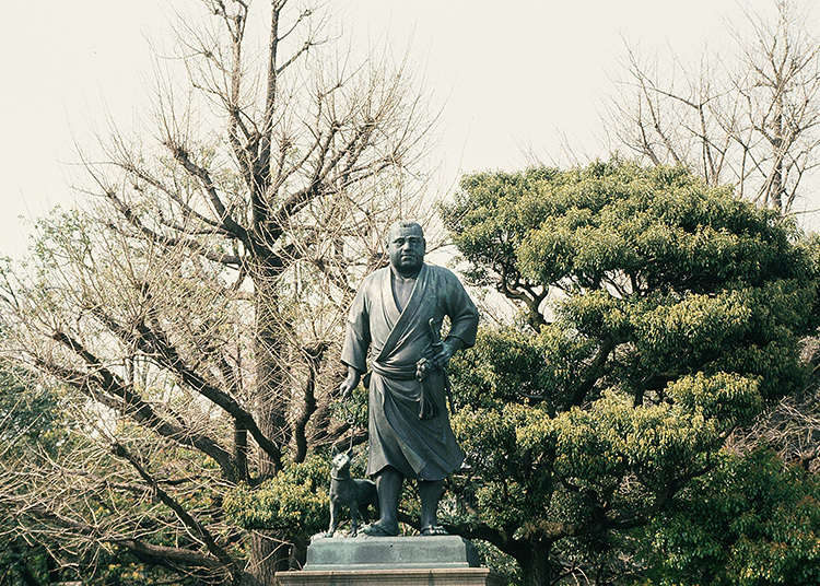 あの人物像は有名?