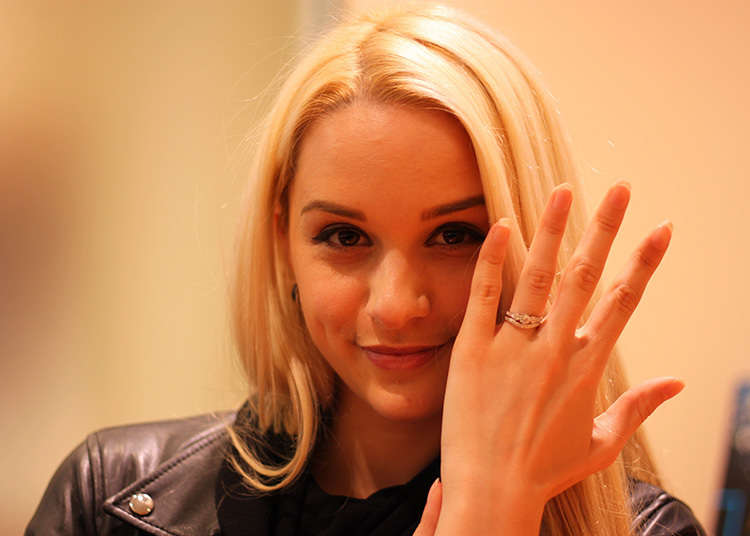 Cincin pertunangan yang fleksibel