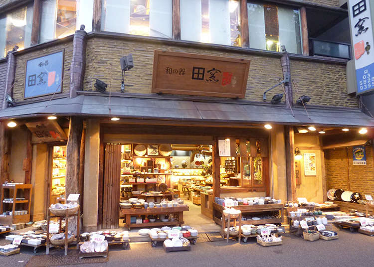 Tableware from all over Japan at a reasonable price!