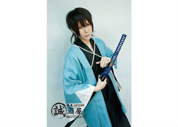 Disambut oleh lelaki-lelaki kacak berpakaian seperti Shinsengumi (polis di era Bakumatsu)!