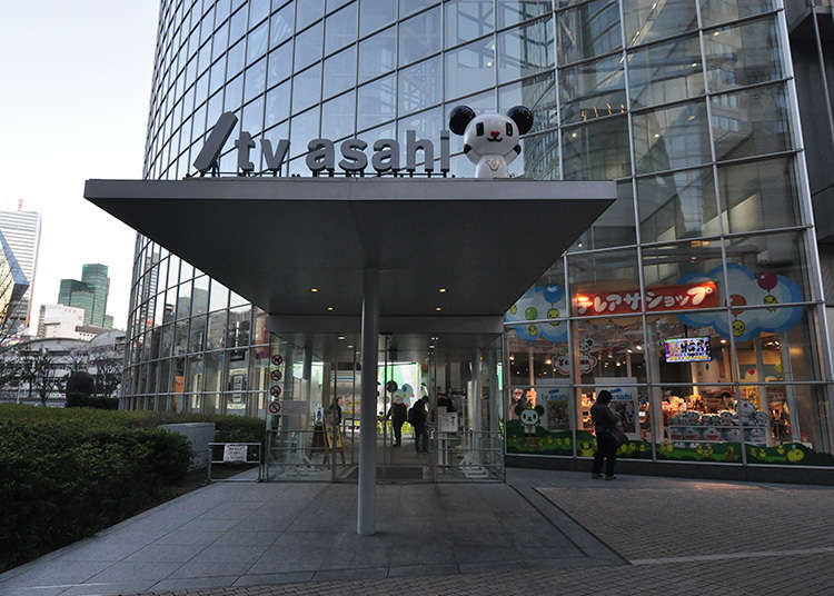 テレビ番組のセットに入って記念撮影!