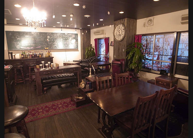 5. Go to the cafe which is popular with fujoshi