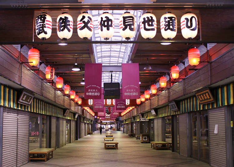 Mencari Suvenir di 'Nakamise Street'