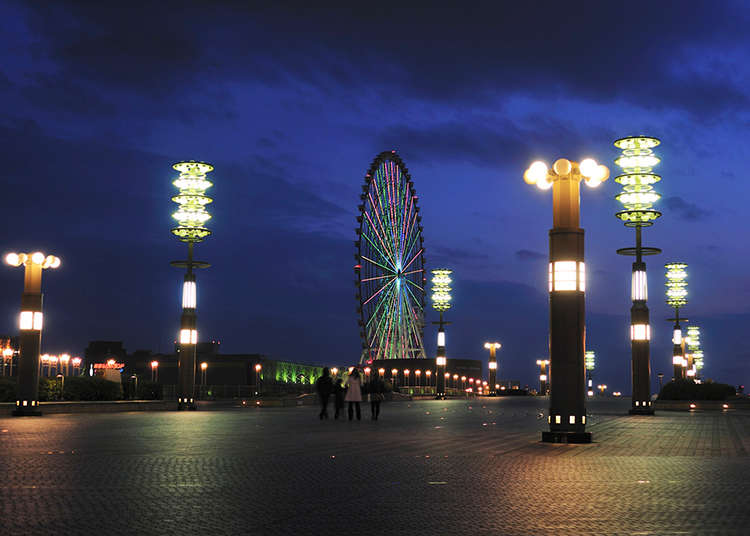 Mengambil gambar lampu-lampu bercahaya di "Yume no Oohashi (Dream Bridge)"