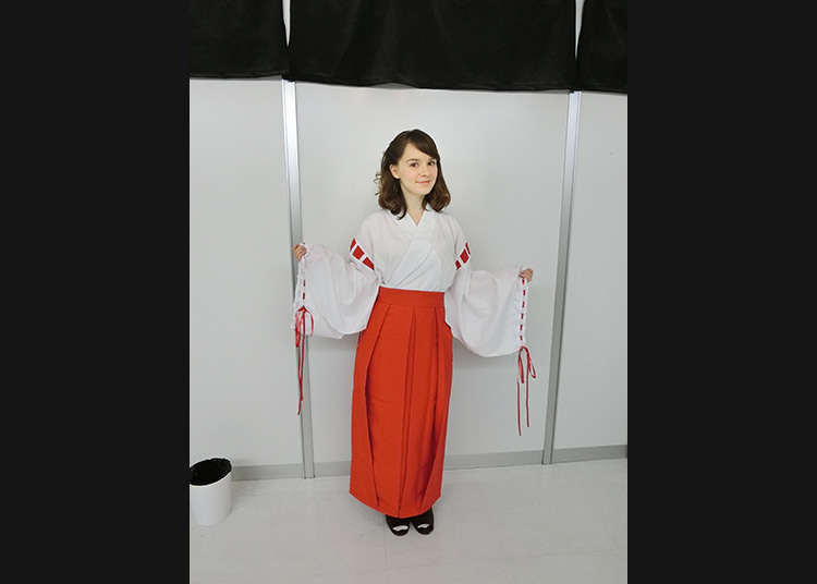 衣装は巫女に決定!