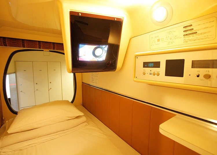 Curious Concept! Staying at a Japanese Capsule Hotel