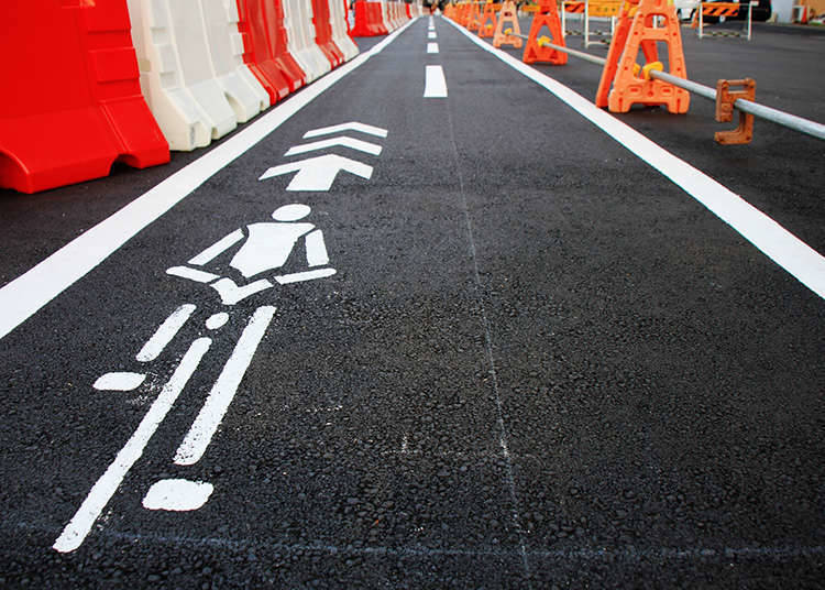 車両は左側通行