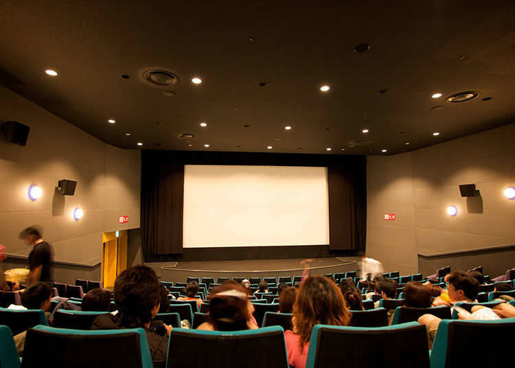 Night Suggestion 4: Late Night Shows in a Luxurious Environment