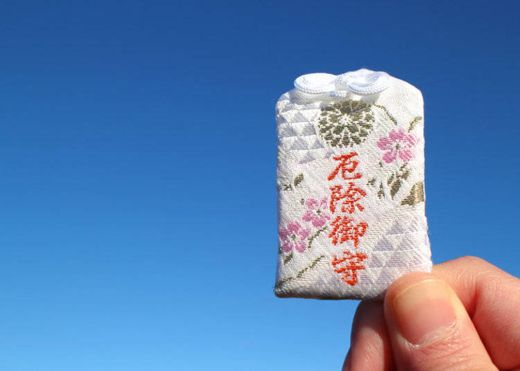 神签和护身符:许愿