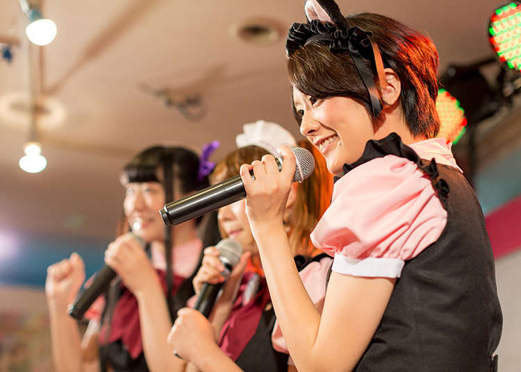 ライブで魅了する女性アイドル
