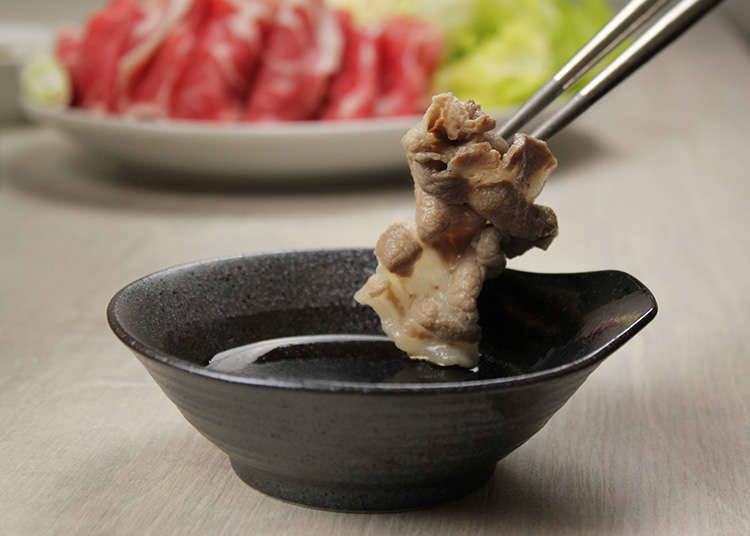 主要有兩種沾醬