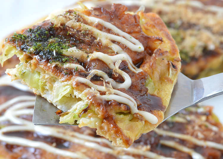 具材を混ぜて焼く「関西風お好み焼き」