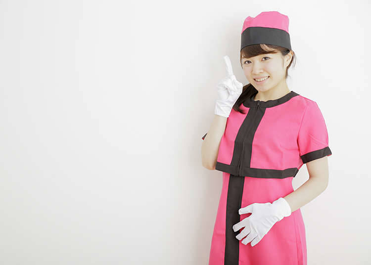 电梯女服务员