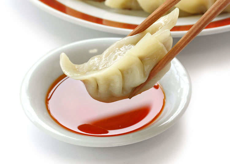 Cara gyoza dimakan
