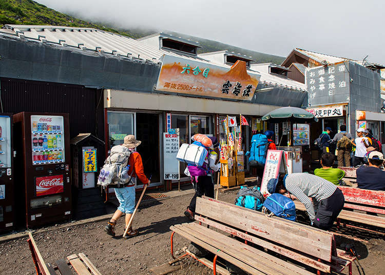 山小屋での過ごし方