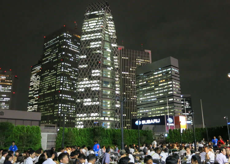 西新宿のビル群を望むロケーション
