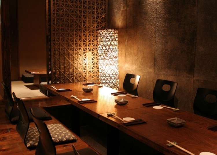 高級感溢れる雰囲気の中で日本酒を堪能
