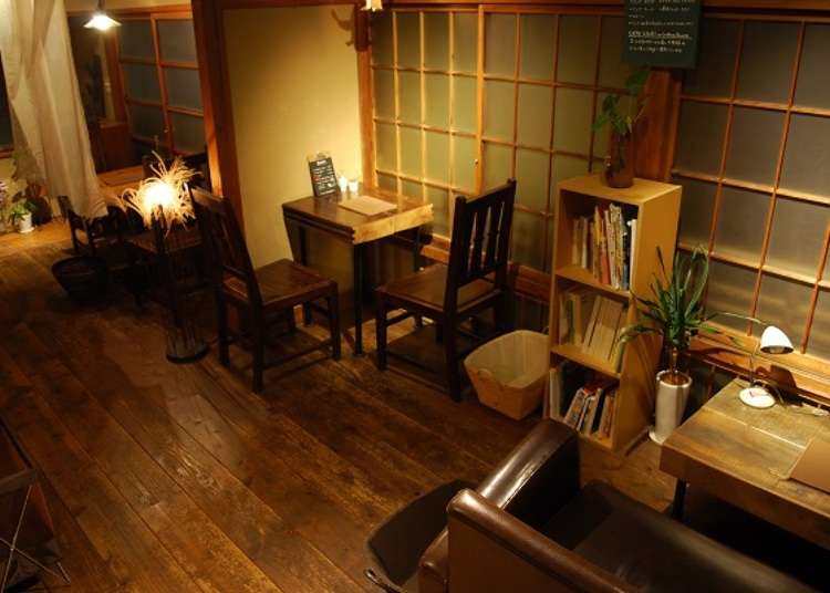 คาเฟ่โบราณที่อยู่ในตรอกหน้าสถานีอะตะมิ