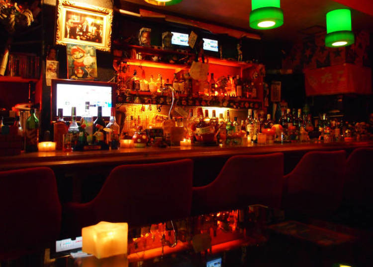 ユニークなバーといえばShot Bar Star Club