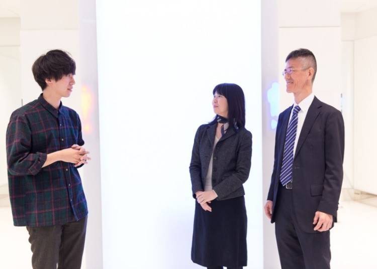 Why is there a TOTO Gallery at Narita Airport?
