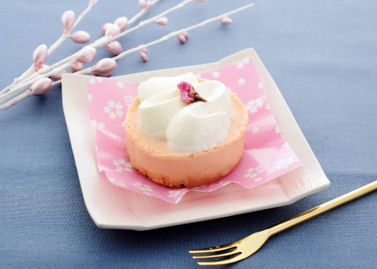 桜色のチーズスフレケーキ