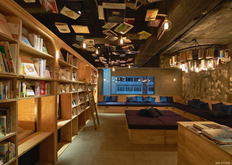 さまざまな本を読みながら眠りにつける/BOOK AND BED TOKYO