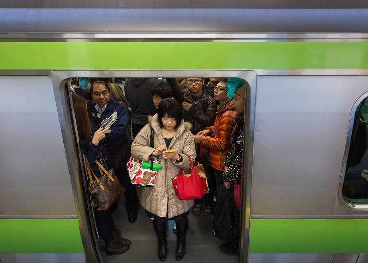 2.列車到站前請勿推擠,要下車時請出聲提示