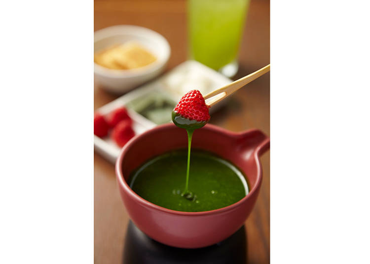 “COTO-COTO Charyo” ฟองดูว์ชาเชียวรสเข้ม
“Kei Matcha no Chocolate Fondue” / Shinjuku Milord