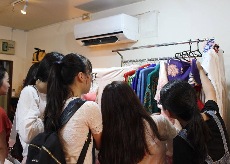 From Shopping to Fully Dressed in a Flash