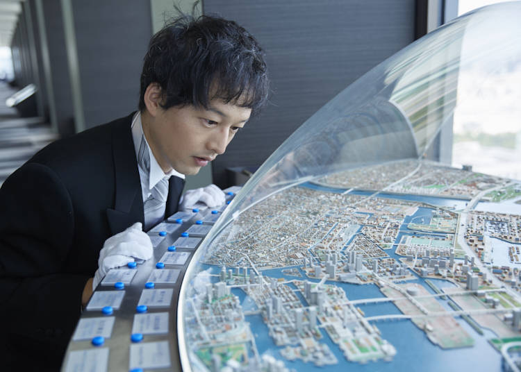 怪しい執事のサービスショット(今回はひとりでの参加だったので、少し寂しさが滲みます)