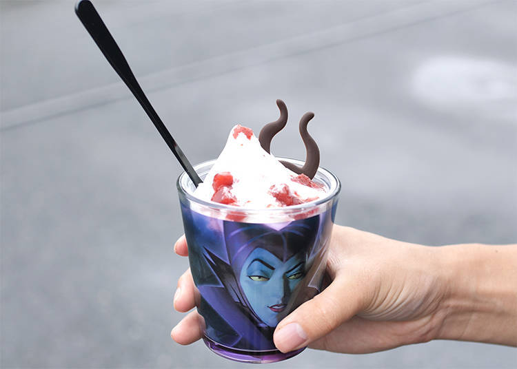 6.Maleficent’s Mixed Berry Sundae & Souvenir Cup
