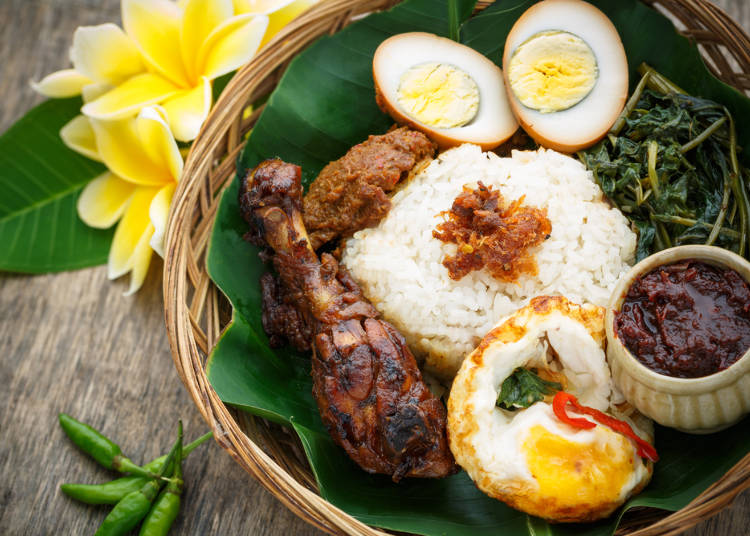 インドネシア人が食べたいのはソウルフード「ナシチャンプル」