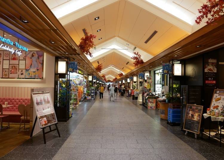 1F 東京晴空街道商店街、站台街道食品、雜貨、咖啡廳 35 家風格豐富小店大集合