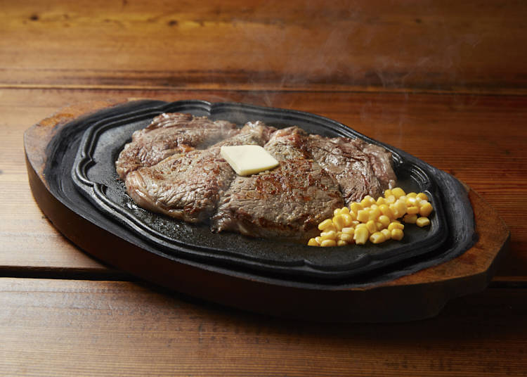 『リベラ』のステーキを、アントニーが実食!
