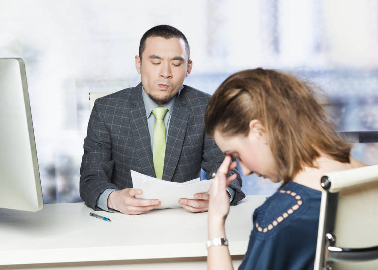 8.日本の面接はまるで裁判を受けているかのように空気が重い!