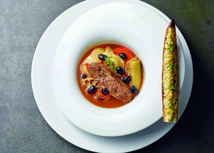 有名フランス料理店のシェフが手がける絶品フレンチ。「レストラン千草屋」の 「黒毛和牛と新丹波黒大豆のポトフ」/西武渋谷店