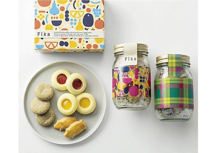 日本では珍しい北欧菓子で個性的な贈り物を。「フィーカ」の「イセタン タータン限定ギフト クッキーアソート」/伊勢丹新宿店