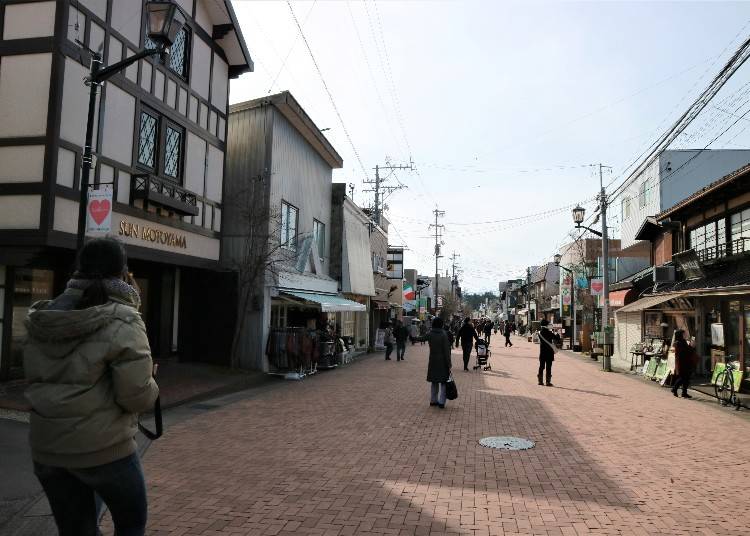 熱鬧又古典的「舊輕井澤銀座通道」