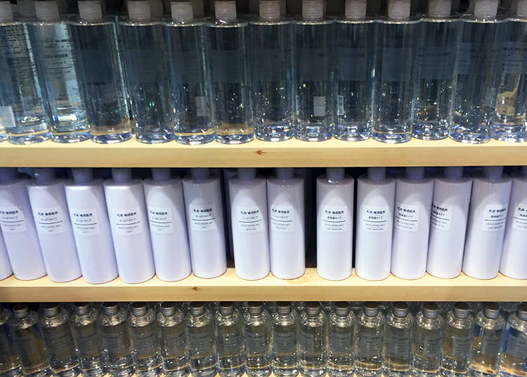柔嫩润泽、清爽的化妆水与保湿乳液