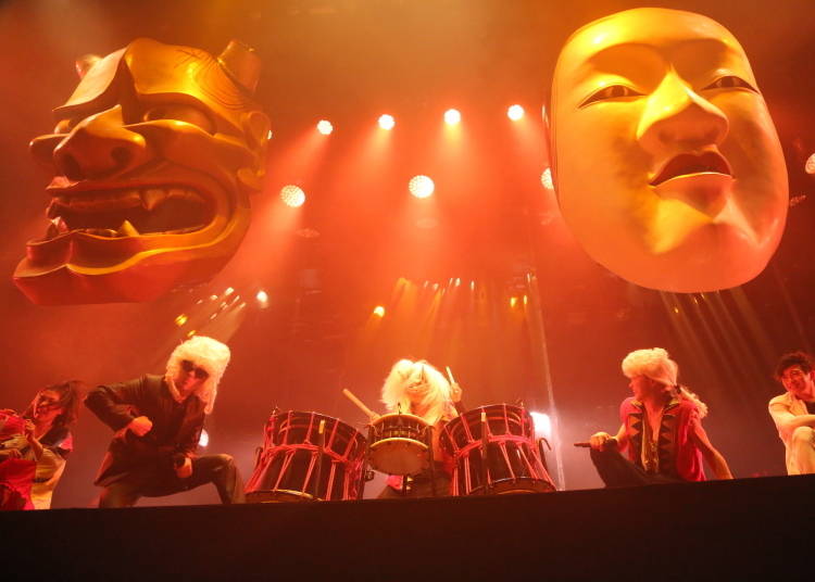 目の前で繰り広げられる和太鼓の生演奏とダンスシーン