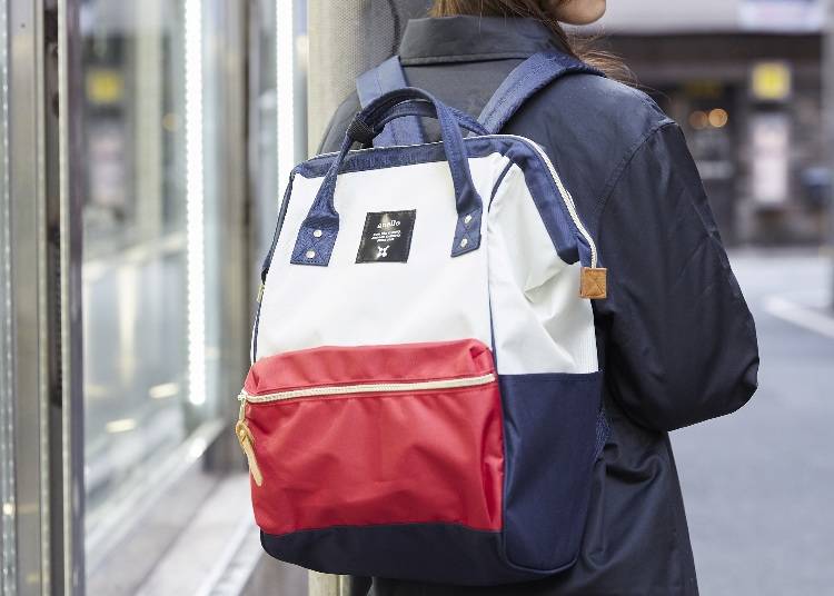 入れ口が広く荷物の出し入れがやりやすい大容量バッグ/「口金リュック」