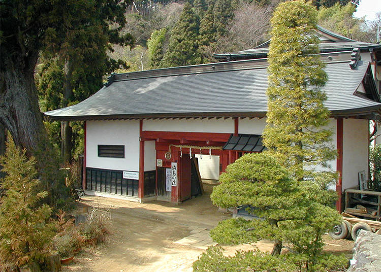【東京・青梅市】御岳山に立つ「宿坊駒鳥山荘/武蔵御嶽神社」