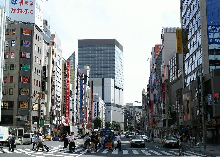 老舗から新しい店までが連なる!『上野中央通り商店会』