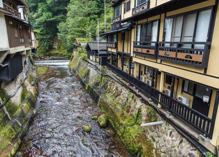 街道整體化身溫泉旅館
熊本縣黑川 (南小國溫泉鄉) ……硫磺泉、單純泉溫泉等