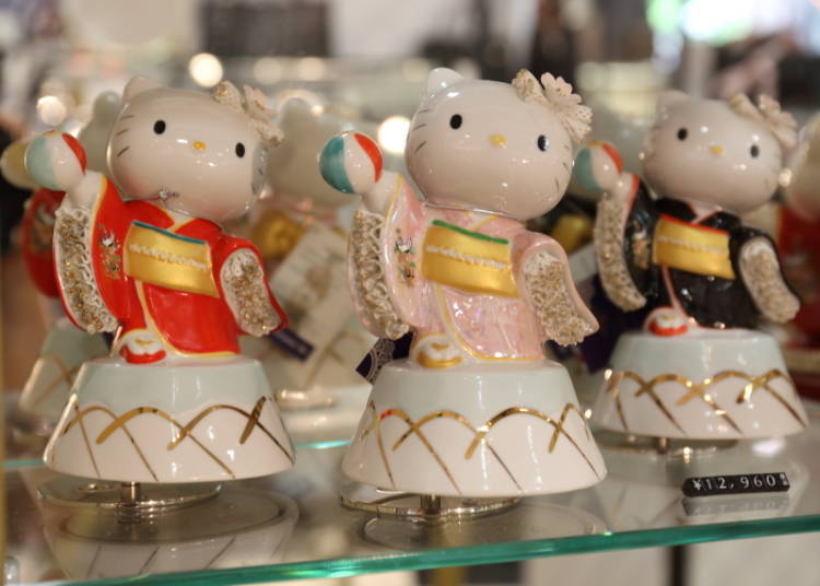Hello Kitty Kemari Music Box: Hello Kitty Dances to Japanese Music! (12,000 Yen)
