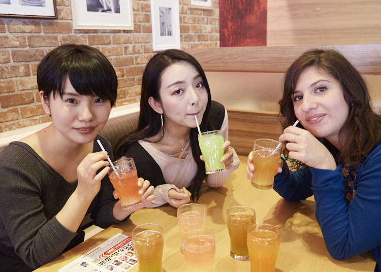 【飲み放題革命!?】ガストのドリンクバーでイタリア人、中国人はどんなミックスドリンクを作るのか?