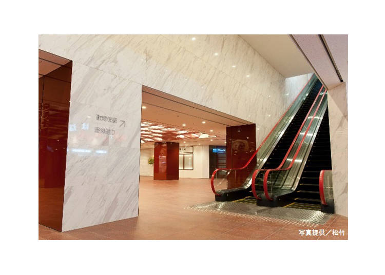 Kabuki-za Theater Part I: Arrive Early to Savor the Theater Itself