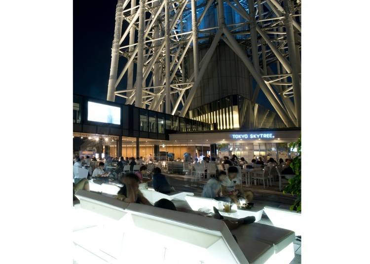東京スカイツリー®の足元で肉バル!「見上げるビアガーデン」/東京ソラマチ®