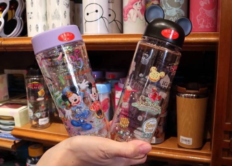 Stay hydrated during the summer!
35th Anniversary Drink Bottle, 1600 yen; Mickey Mouse Ears Bottle, 1800 yen